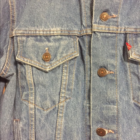 Vintage Levi's denim jacket - Picture 3 of 7